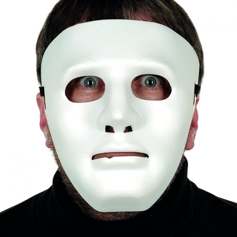 Masque blanc anonyme en plastique